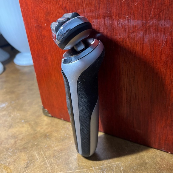 Braun Electric Razor for Men, Series 7 7020s 360 Flex Head Electric Foil Shaver - Picture 4 of 6